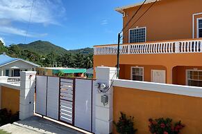 Condo in Gros Islet 10 Mins Drive to Beach