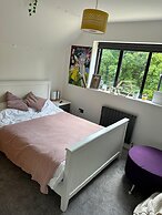 Tranquil Oxford Retreat 4 Bedroom House Aircon