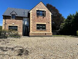 Tranquil Oxford Retreat 4 Bedroom House Aircon