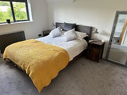 Tranquil Oxford Retreat 4 Bedroom House Aircon