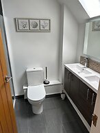 Tranquil Oxford Retreat 4 Bedroom House Aircon