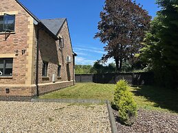 Tranquil Oxford Retreat 4 Bedroom House Aircon