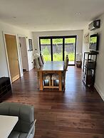 Tranquil Oxford Retreat 4 Bedroom House Aircon