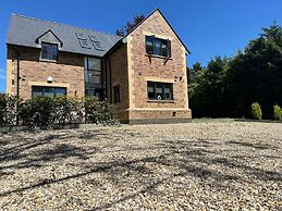 Tranquil Oxford Retreat 4 Bedroom House Aircon