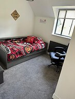 Tranquil Oxford Retreat 4 Bedroom House Aircon