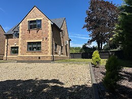 Tranquil Oxford Retreat 4 Bedroom House Aircon