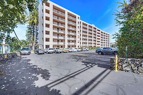 Kailua-kona Condo w/ Balcony: Walk to the Beach!