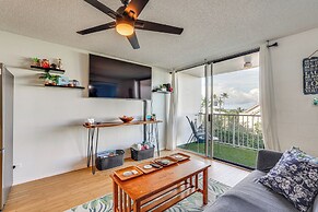 Kailua-kona Condo w/ Balcony: Walk to the Beach!