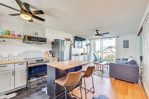 Kailua-kona Condo w/ Balcony: Walk to the Beach!