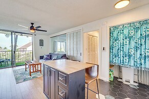 Kailua-kona Condo w/ Balcony: Walk to the Beach!