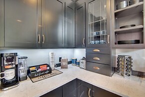 Hot Tub & Fire Pit: Cle Elum Escape!