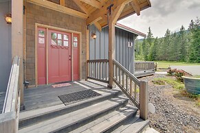 Hot Tub & Fire Pit: Cle Elum Escape!