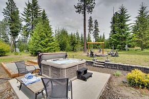 Hot Tub & Fire Pit: Cle Elum Escape!