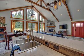 Hot Tub & Fire Pit: Cle Elum Escape!