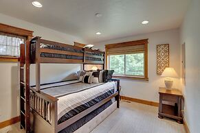 Hot Tub & Fire Pit: Cle Elum Escape!