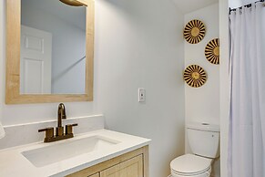 Walk to Beach: Somers Point Apartment!