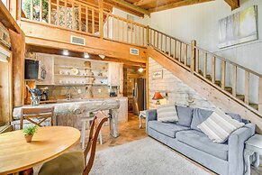 Riverfront Deck: Outdoor Retreat in Fairhope!