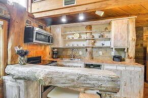 Riverfront Deck: Outdoor Retreat in Fairhope!