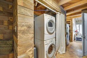 Riverfront Deck: Outdoor Retreat in Fairhope!