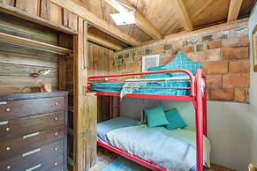 Riverfront Deck: Outdoor Retreat in Fairhope!