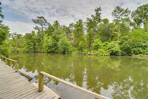 Riverfront Deck: Outdoor Retreat in Fairhope!