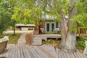 Riverfront Deck: Outdoor Retreat in Fairhope!