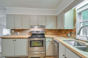 Cozy Fairhope Retreat w/ Patio & Grill!