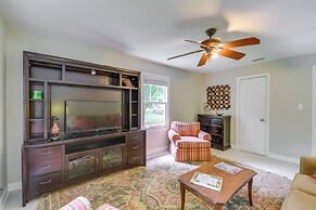 Cozy Fairhope Retreat w/ Patio & Grill!