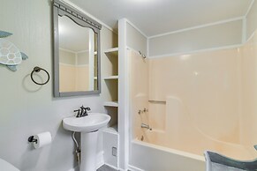 Cozy Fairhope Retreat w/ Patio & Grill!