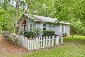 Cozy Fairhope Retreat w/ Patio & Grill!