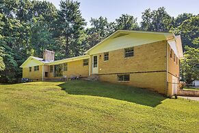 Family-friendly Huntsville Home w/ Spacious Yard