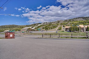 Brian Head Condo w/ Fireplace, Close to Reservoir!
