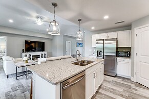 South Gulf Cove Retreat w/ Grill - 13 Mi to Beach!