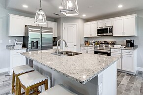 South Gulf Cove Retreat w/ Grill - 13 Mi to Beach!