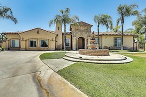 Riverside Triplex 10 Mi to Dtwn: Great for Groups