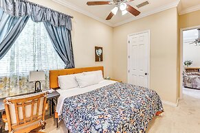 Riverside Triplex 10 Mi to Dtwn: Great for Groups