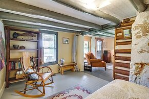 4 Mi to Historic District: Calico Rock Cabin!