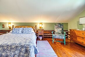 4 Mi to Historic District: Calico Rock Cabin!