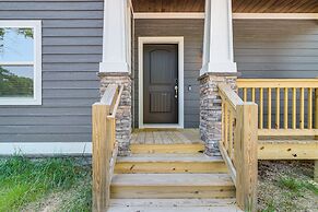 Blue Ridge Cabin w/ Fire Pit ~ 7 Mi to Lake!