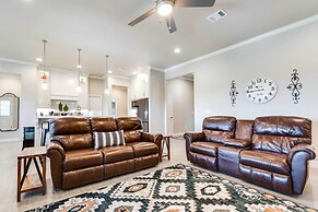 Texas Home w/ Hot Tub: 3 Mi to Downtown Canyon!