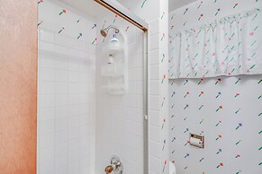 Sullivan Lake Retreat w/ Private Dock + Fire Pit!