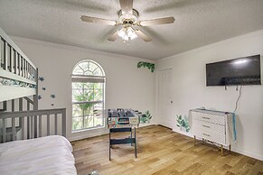 Walk to Gulfport Beach,1 Mi to Marina: Lovely Home