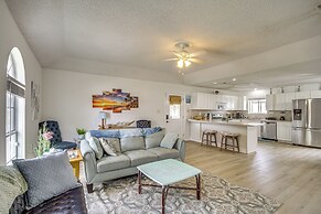 Walk to Gulfport Beach,1 Mi to Marina: Lovely Home