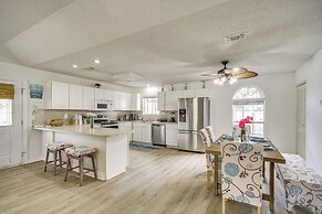 Walk to Gulfport Beach,1 Mi to Marina: Lovely Home