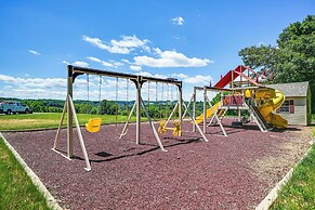 Hanover Retreat w/ Pool, Near Codorus State Park!