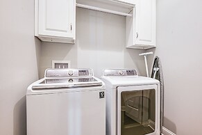 Hanover Retreat w/ Pool, Near Codorus State Park!