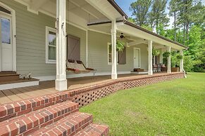 Private Walterboro Estate w/ Deck + Fire Pit!