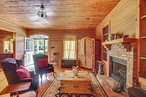 Private Walterboro Estate w/ Deck + Fire Pit!