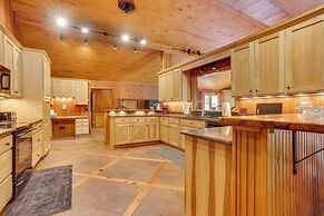 Private Walterboro Estate w/ Deck + Fire Pit!