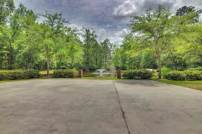 Private Walterboro Estate w/ Deck + Fire Pit!